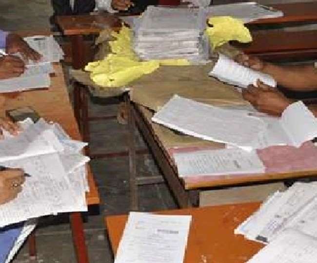 10वीं,12वीं परीक्षा की कॉपियों का मूल्यांकन आज से हुई शुरू