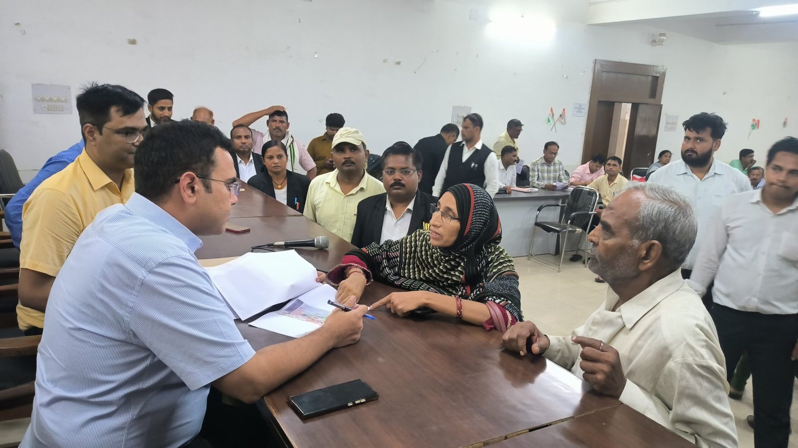 सम्पूर्ण समाधान दिवस पर कुल 142 शिकायतें आयी, 06 शिकायतों का मौके पर किया गया निस्तारण