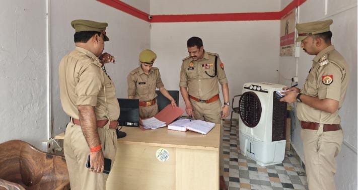 कौशाम्बी नवागत एसपी राजेश कुमार ने सभी थानो का किया आकस्मिक निरिक्षण