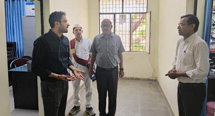  मुख्य चिकित्साधिकारी कार्यालय का जिलाधिकारी ने किया औचक निरीक्षण