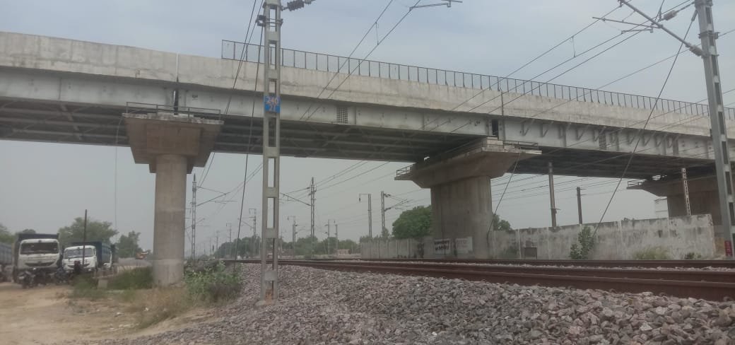 लेहड़ी ओवरब्रिज डीएफसी रेलवे लाइन पर मालगाड़ी से कटकर पीडब्ल्यूडी कर्मचारी की मौत