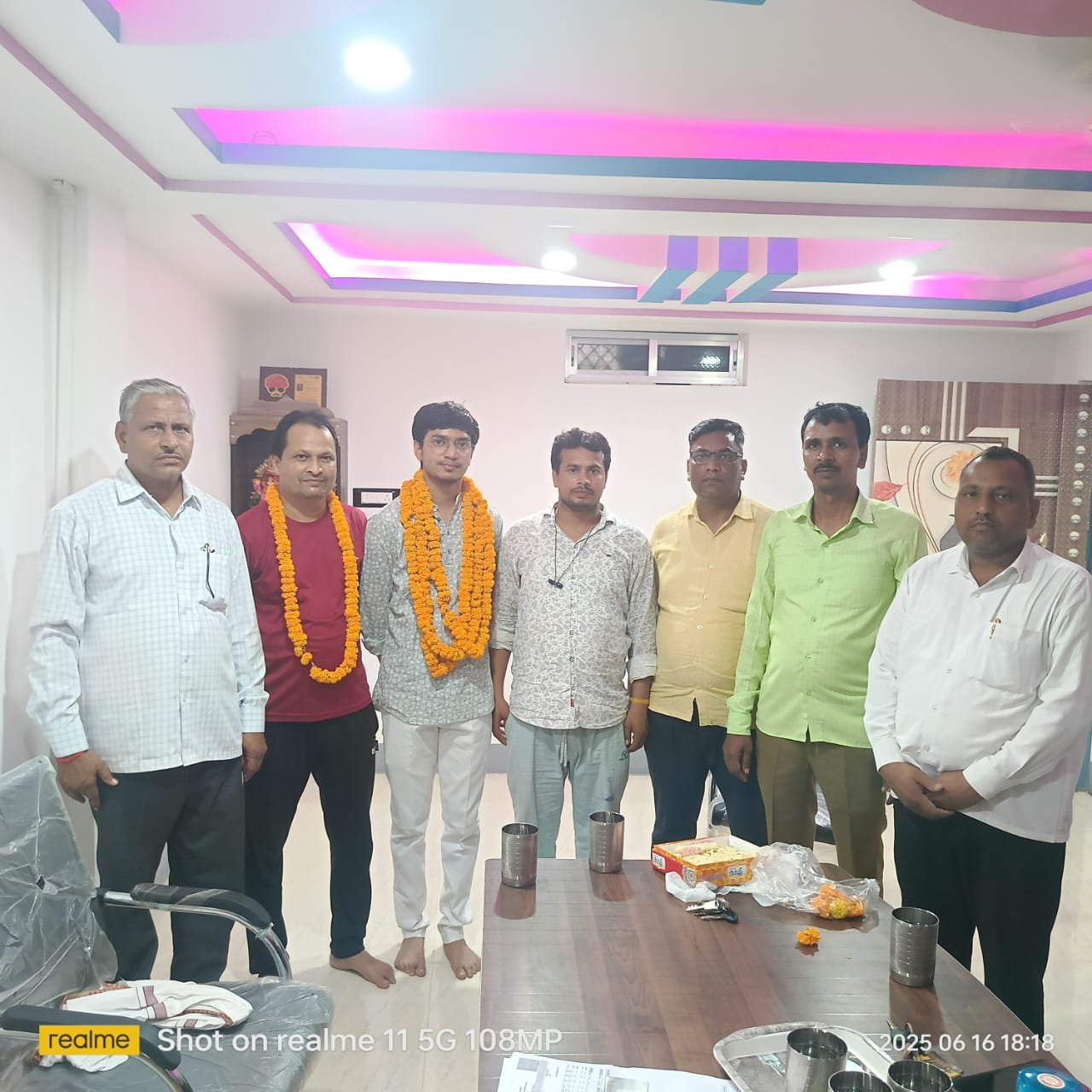 नितिन कुमार नीट परीक्षा पास कर किया गांव का नाम रोशन, लोग दे रहे हैं बधाई