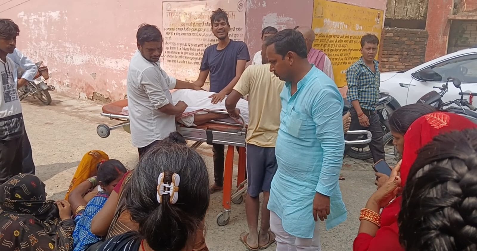 मेजा में ड्यूटी के दौरान सफाई कर्मी की दिल का दौड़ा पड़ने से मौत, मचा कोहराम