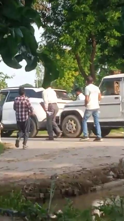 करछना थाने के दरोगा को एंट्री करप्शन की टीम ने रिश्वत लेते रंगे हाथों पकड़ा, मचा हड़कंप