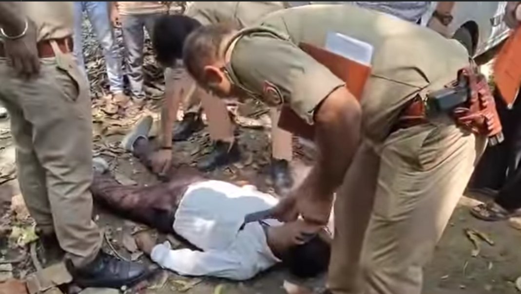 सामुदायिक स्वास्थ्य केंद्र के पास एक व्यक्ति का शव मिलने से मचा हड़कंप