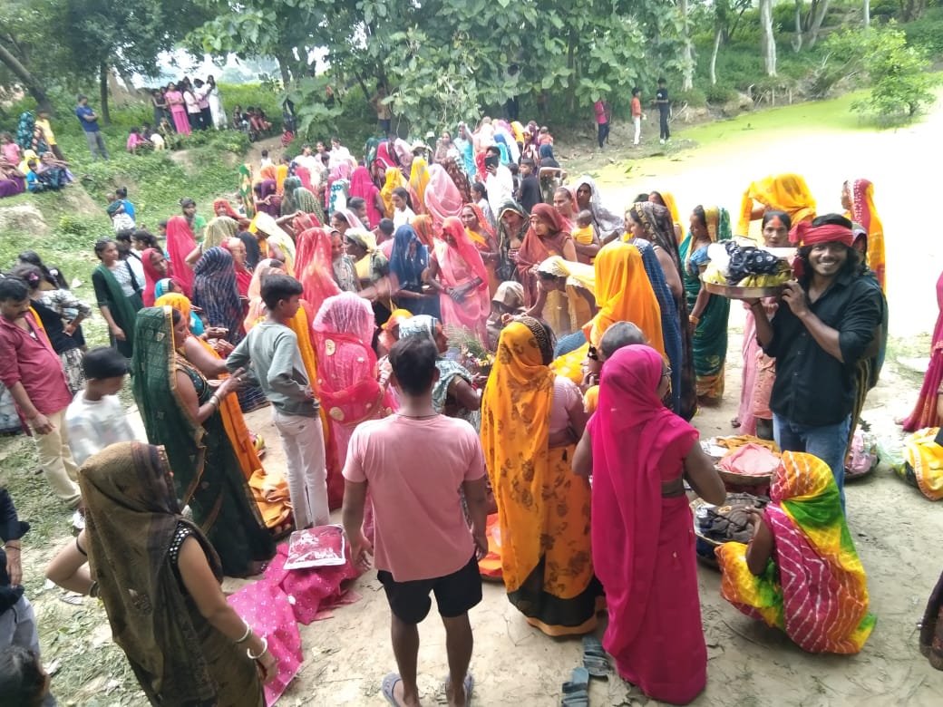 दिघिया गांव में मातृत्व की मिसाल, सैकड़ों महिलाओं ने रखा जितिया व्रत
