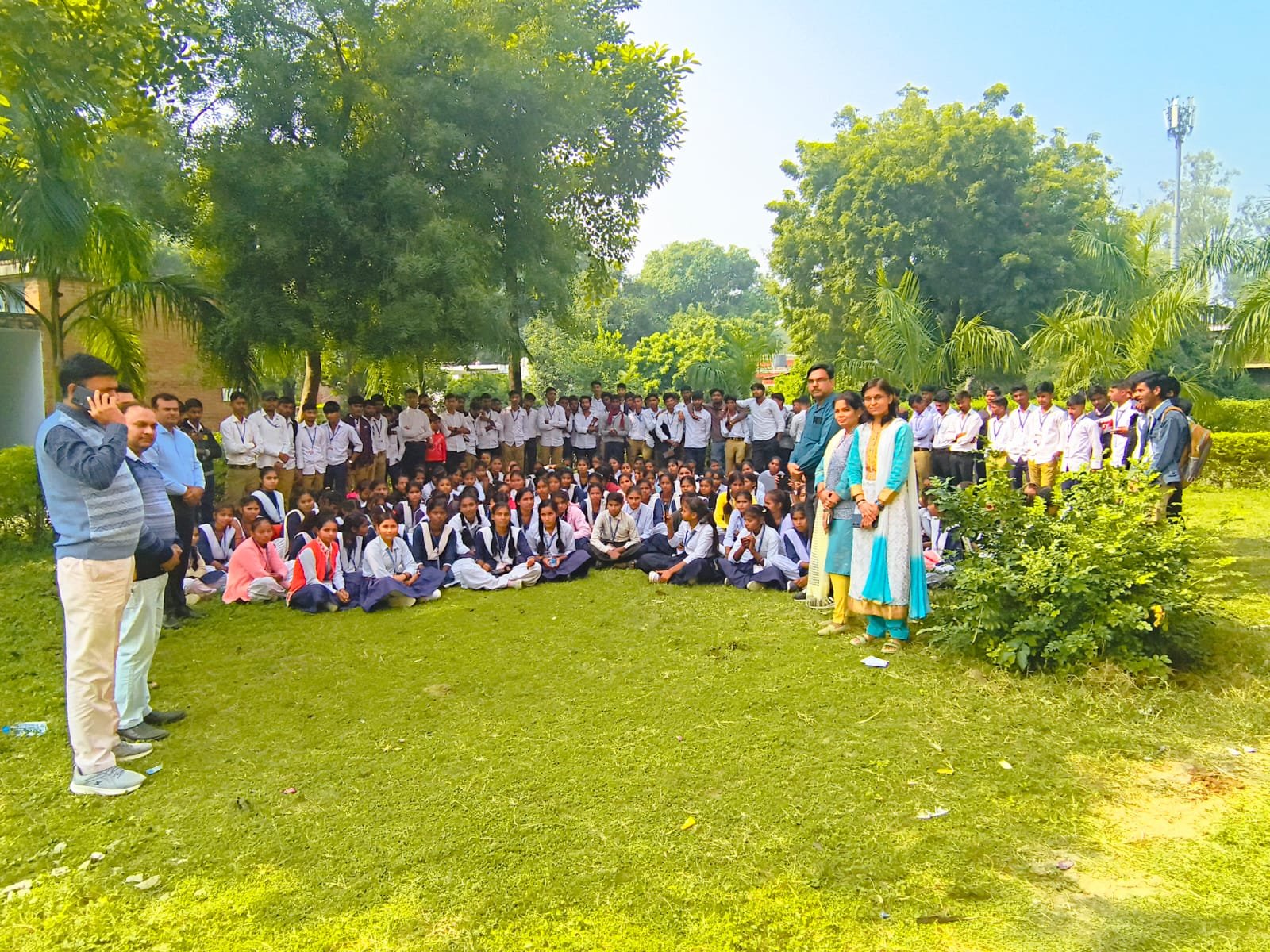 पी.एम.श्री. राजकीय इ.का.बेरी मांडा द्वारा छात्र छात्राओ का शैक्षणिक भ्रमण