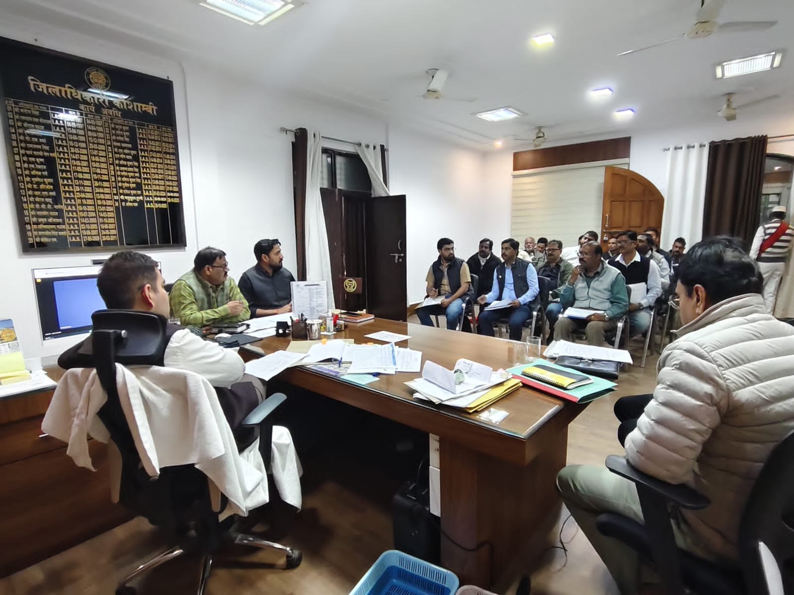 जिलाधिकारी ने राम वनगमन मार्ग एवं प्रयागराज एयरपोर्ट-कौशाम्बी मार्ग के निर्माण कार्य में तेजी लाने के दिए निर्देश