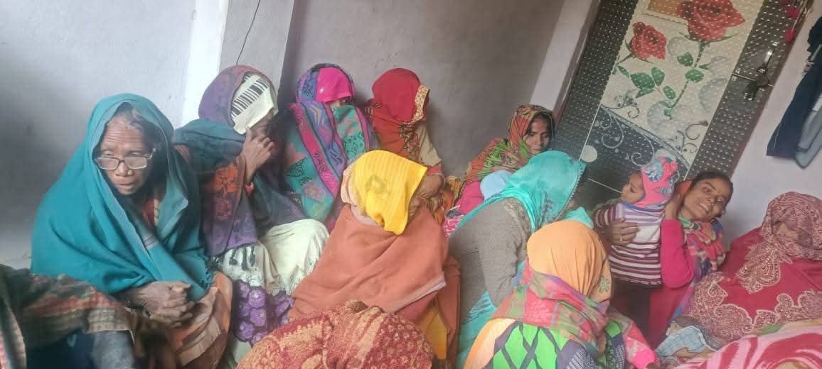 पंखे में साड़ी का फंदा डालकर महिला ने की खुदकुशी, मचा सनसनी 