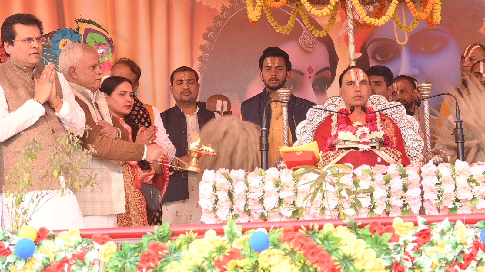 भक्ति, प्रेम, विनम्रता और कर्तव्य ही मनुष्य को मोक्ष के मार्ग पर ले जाते हैं – स्वामी राघवाचार्य जी महाराज