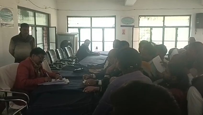 खाली जमीन पर जबरियन कर रहे हैं कब्जा, पीड़ित ने उपजिलाधिकारी को तहरीर देकर लगाई न्याय की गुहार