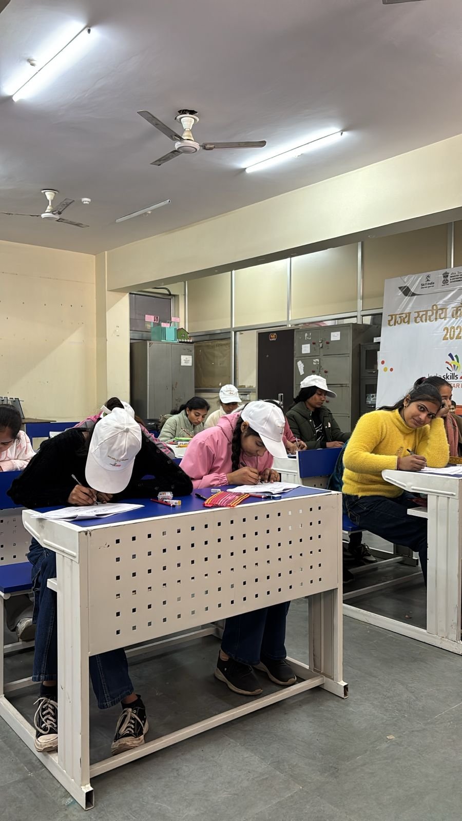 राज्य स्तरीय कौशल प्रतियोगिता के प्रथम चरण में 18 मंडलों के 451 युवाओं ने उत्कृष्ट कौशल का किया प्रदर्शन