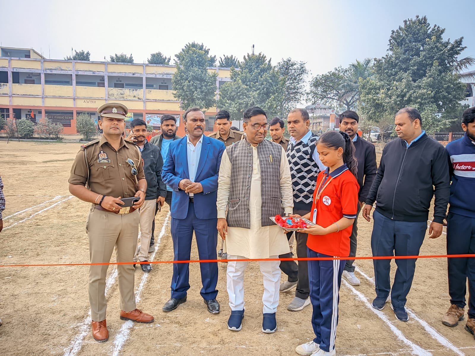 एम एल पब्लिक स्कूल में पांच दिवसीय खेल कूद प्रतियोगिता का हुआ शुभारंभ 